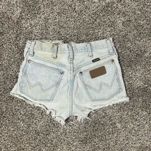 Wrangler booty shorts🍑